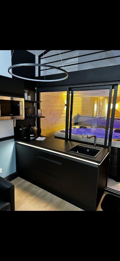 Les Suites De Stanislas Jacuzzi & Spa Nancy Dış mekan fotoğraf