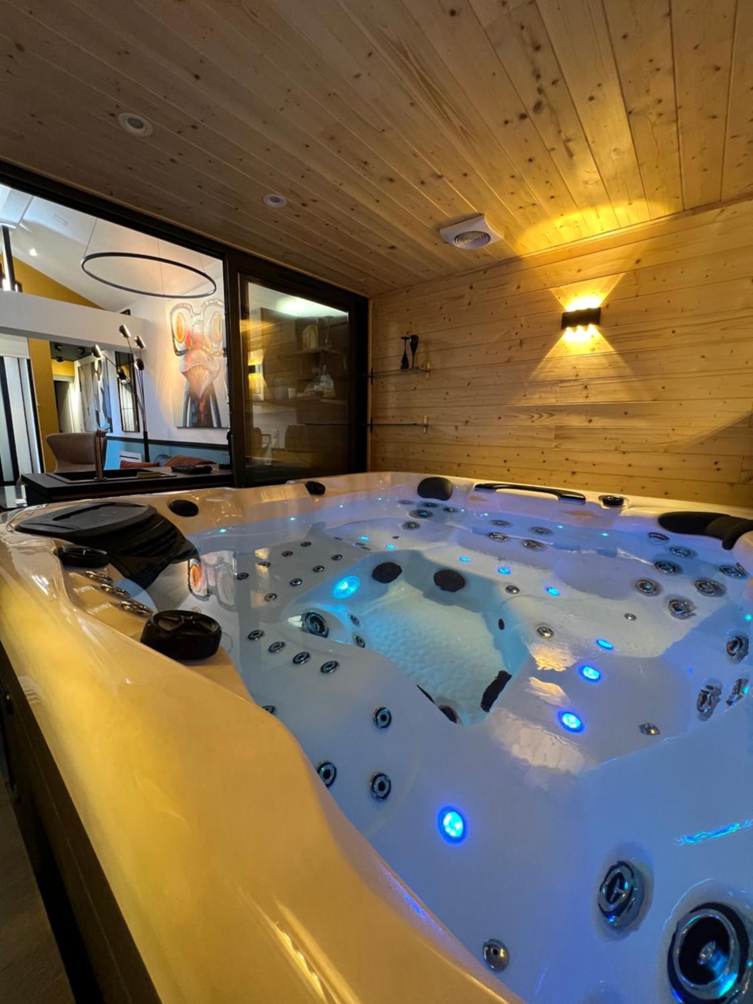 Les Suites De Stanislas Jacuzzi & Spa Nancy Dış mekan fotoğraf