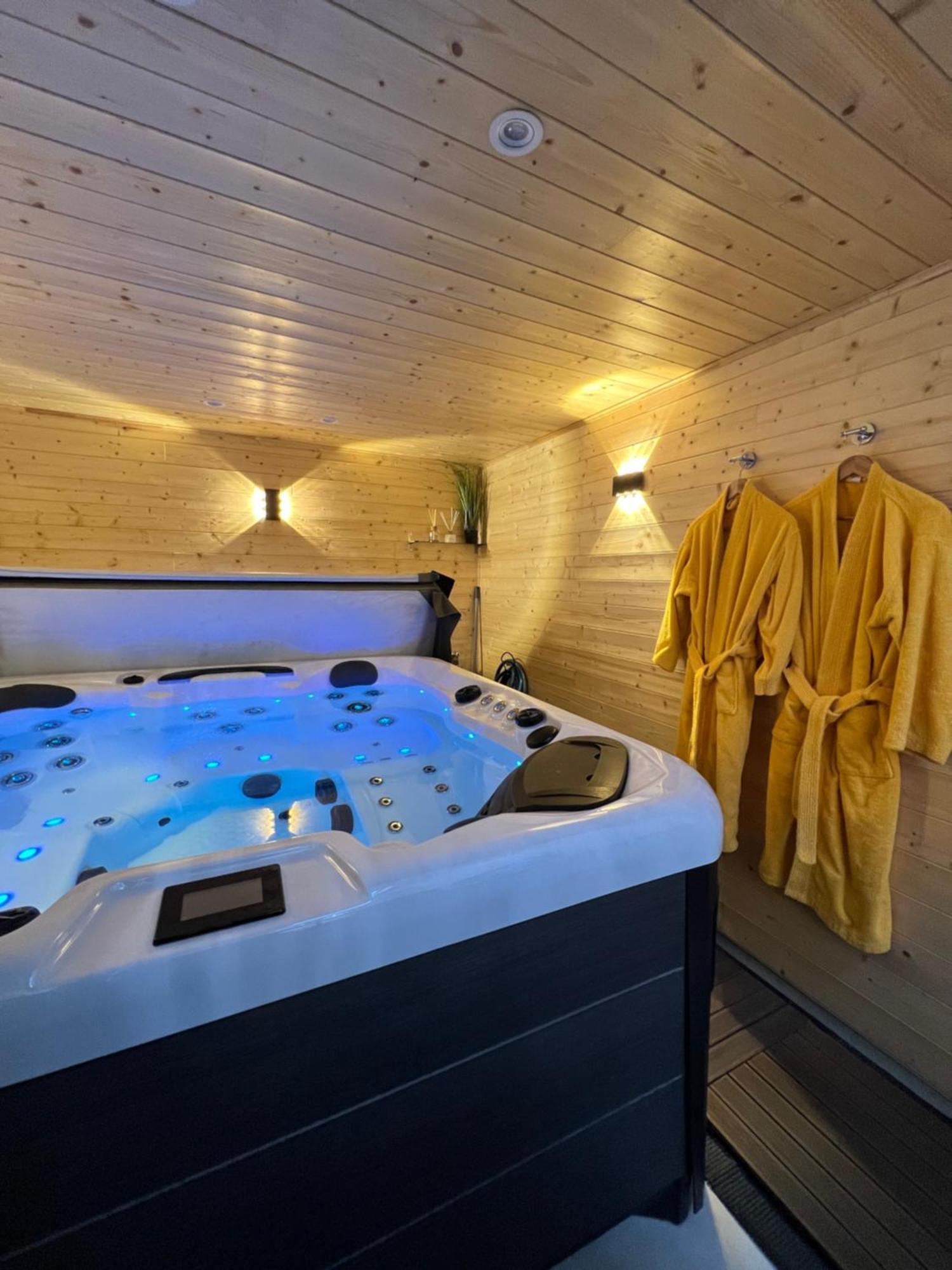 Les Suites De Stanislas Jacuzzi & Spa Nancy Dış mekan fotoğraf